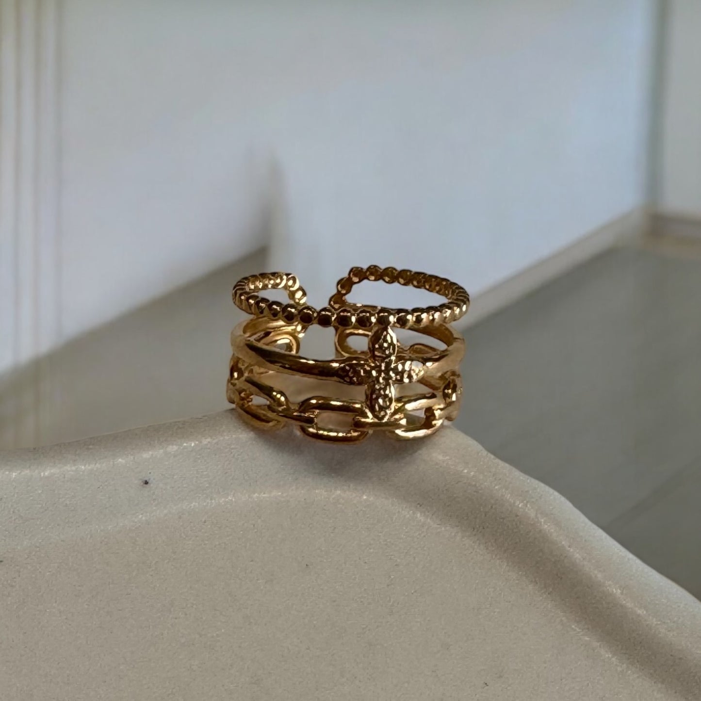 Tay Ring